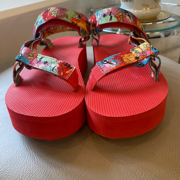 Teva Misa Hylton Multicolor Platform Sandals 8 - Picture 4 of 8